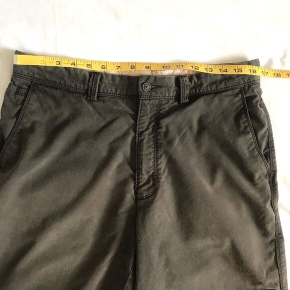Tommy Bahama 9 Inch Tencel Blend Chino Shorts Men Size 33 Brown Golf Casual EUC - Picture 9 of 14